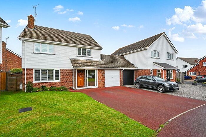 4 Bedroom Link Detached House For Sale In Mountbatten Way, Brabourne Lees, TN25