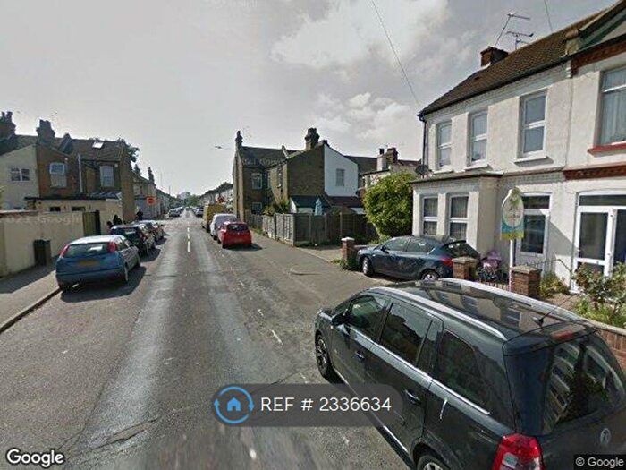 3 Bedroom Terraced House To Rent In South Avenue, Southend-On-Sea, SS2