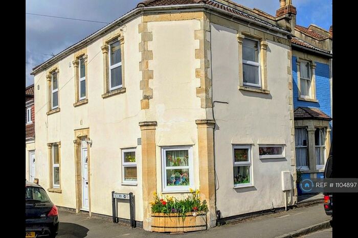 Studio To Rent In Mina Road, Bristol, BS2