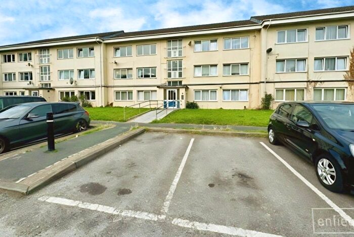 2 Bedroom Flat For Sale In Pevensey Close, Southampton, SO16