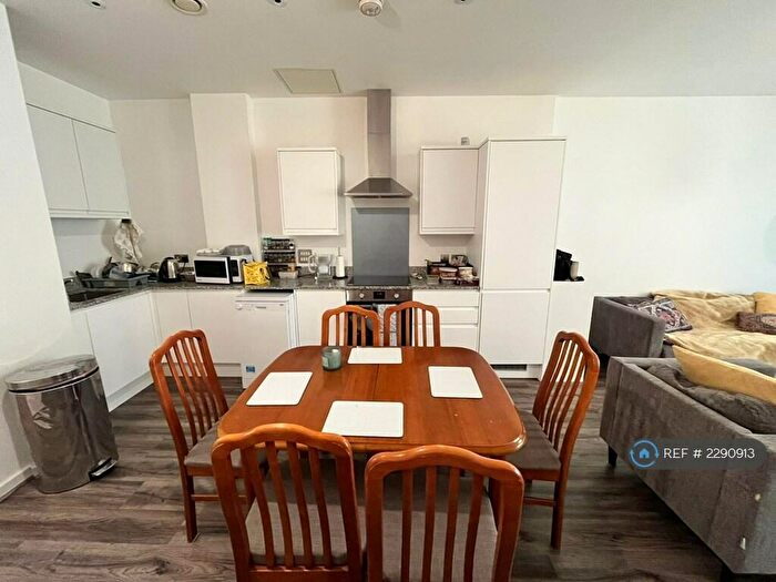 2 Bedroom Flat To Rent In Ilford Hill, London, IG1
