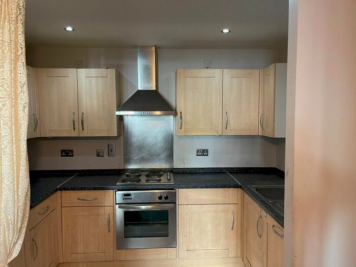 2 Bedroom Flat To Rent In Gilford House, Clements Road, Ilford, IG1