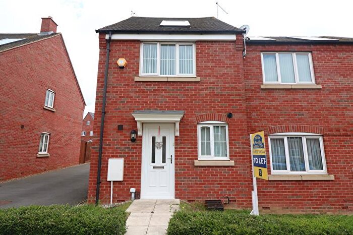 2 Bedroom End Of Terrace House To Rent In Tyne Way, Rushden, NN10