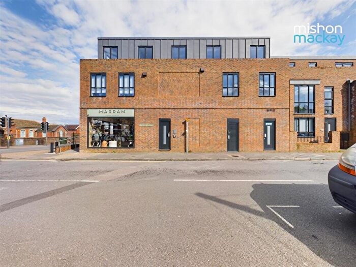 1 Bedroom Flat To Rent In Downs View Road, Hassocks, West Sussex, BN6