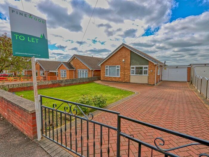 2 Bedroom Detached Bungalow To Rent In Linden Avenue, Clay Cross, Chesterfield, Derbyshire, S45