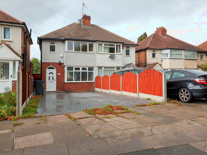 3 Bedroom Semi-Detached House To Rent In Stockfield Road, Acocks Green, Birmingham, B27