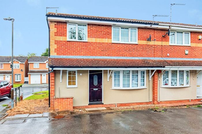 2 Bedroom Semi-detached House For Sale In Thirlmere Close, Kettering, NN16