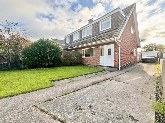 3 Bedroom Semi Detached House For Sale In The Green, Garforth, Leeds, LS25