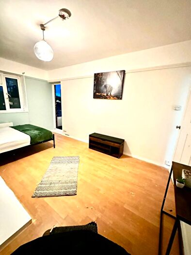 3 Bedroom Flat To Rent In Broomhouse Lane, London, SW6