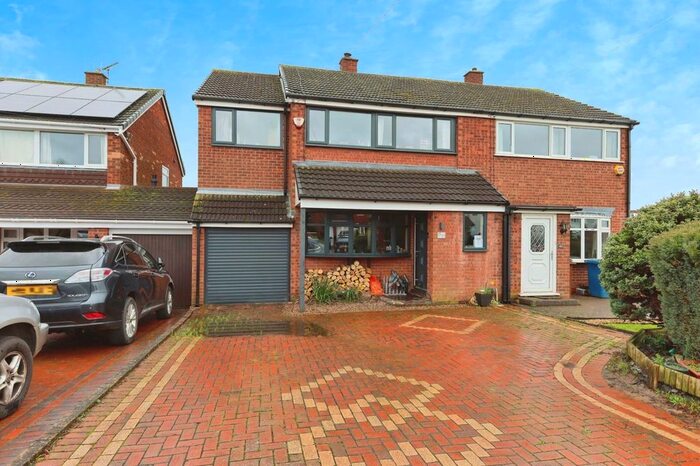 4 Bedroom Semi-Detached House For Sale In Drayton Lane, Drayton Bassett, Tamworth, B78