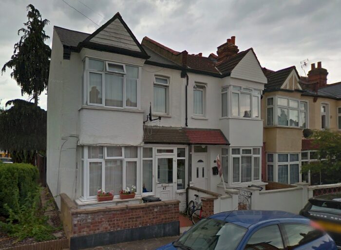 3 Bedroom End Of Terrace House To Rent In Hartham Road, Isleworth, Middlesex, TW7