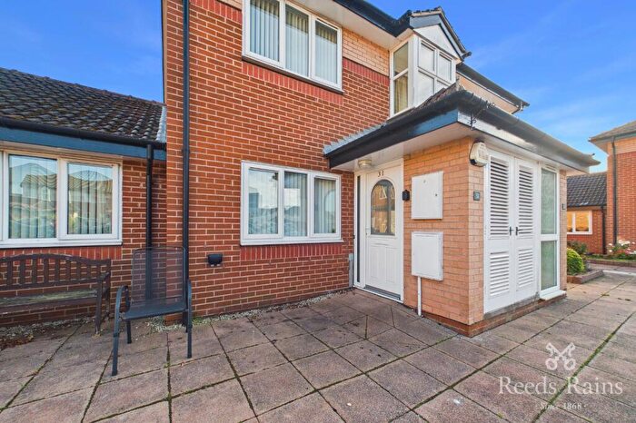 2 Bedroom Apartment For Sale In St. Albans Court, Wickersley, Rotherham, South Yorkshire, S66
