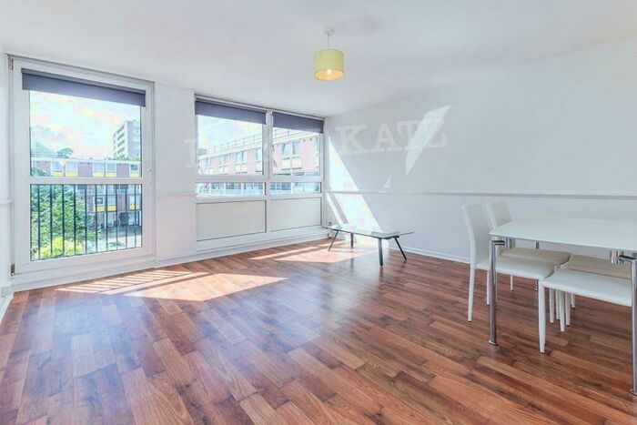 3 Bedroom Flat To Rent In Compton Close, NW1
