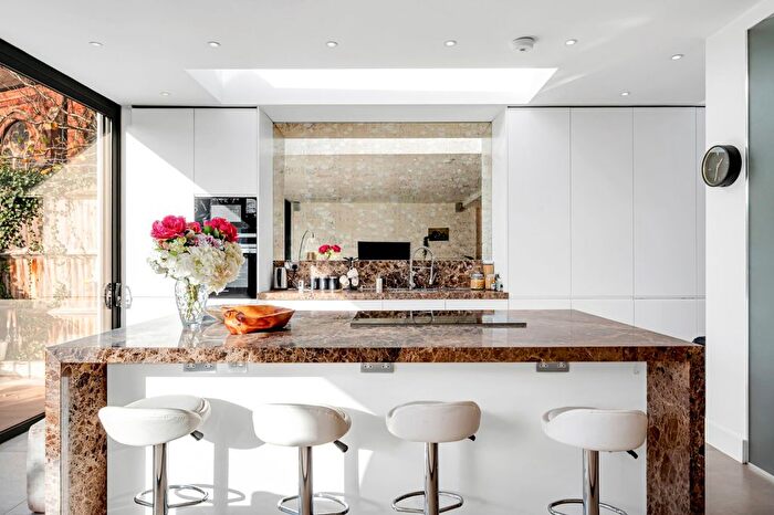 4 Bedroom Semi-detached House To Rent In Friars Place Lane, East Acton, W3