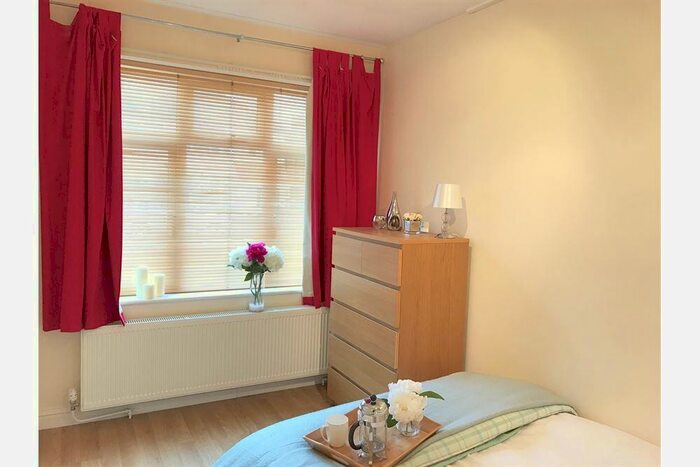 Studio To Rent In Francis Road, Harrow, HA1