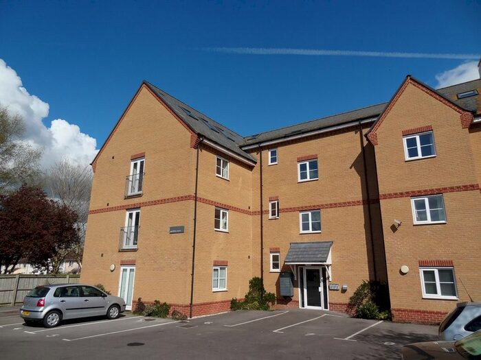 1 Bedroom Flat To Rent In Penfold Court, Sutton Road, Headington, Oxford, OX3