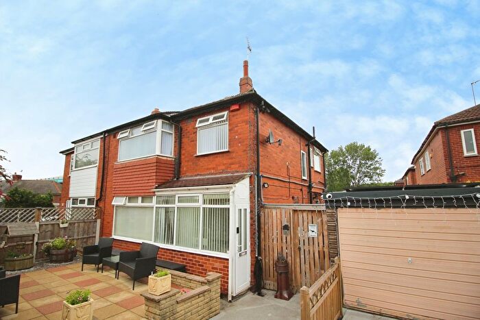 3 Bedroom Semi-Detached House For Sale In Heath Grove, Leeds, West Yorkshire, LS11