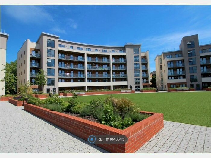 2 Bedroom Flat To Rent In Manor Way, Borehamwood, WD6