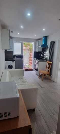 1 Bedroom Flat To Rent In High Road, Ilford, IG1