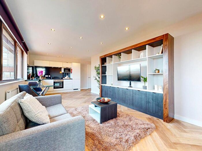 2 Bedroom Apartment To Rent In Apt, Live Oasis Wade Lane #, LS2