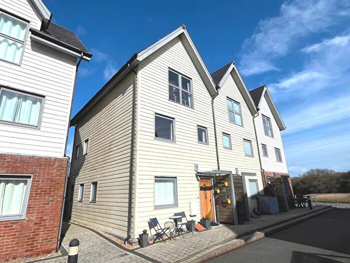 3 Bedroom Terraced House For Sale In Heron Square, Newport, PO30
