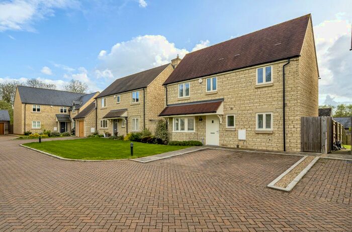 3 Bedroom Detached House For Sale In Fry's Meadow, Stanford In The Vale, Faringdon, SN7