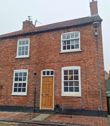2 Bedroom End Of Terrace House To Rent In King Street, Newark, NG24