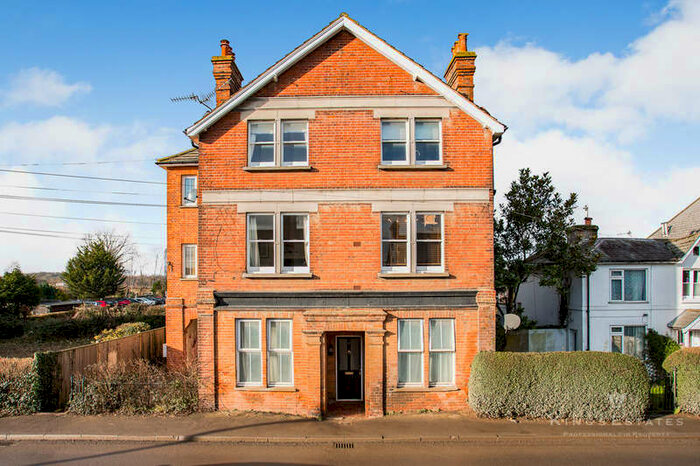 2 Bedroom Flat For Sale In Maidstone Road, Paddock Wood, TN12