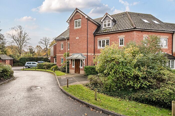 2 Bedroom Flat To Rent In Grove Place, Winchester, Hampshire, SO22