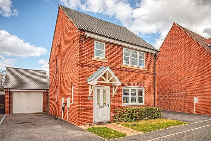 3 Bedroom Detached House To Rent In Radcliffe Way, Littleover, Derby, DE23