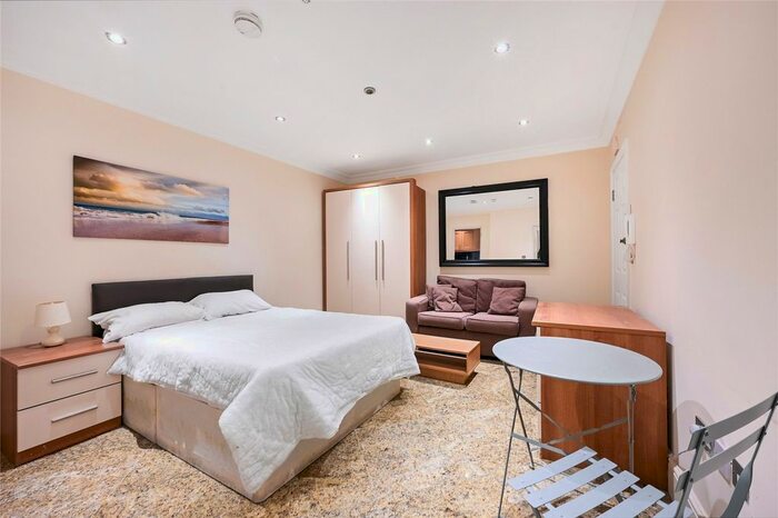 Studio To Rent In Courtfield Gardens, London, SW5