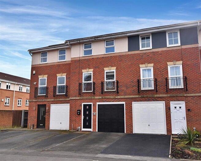 3 Bedroom Terraced House For Sale In Cludd Avenue, Newark, NG24