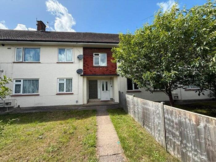 2 Bedroom Flat To Rent In St Johns Road, Frome, Somerset, BA11
