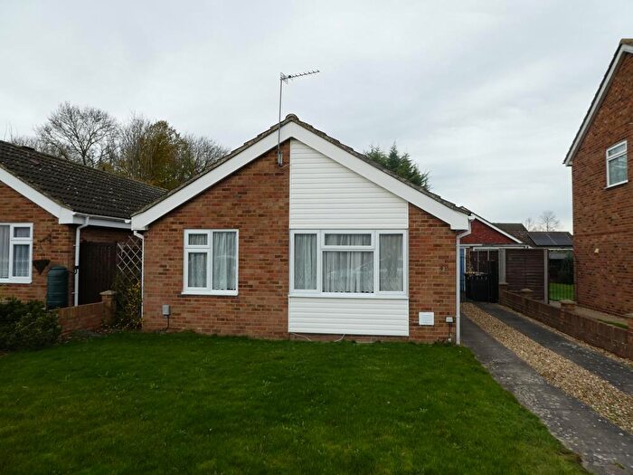 2 Bedroom Detached Bungalow To Rent In Wansbeck Road, Brickhill, MK41