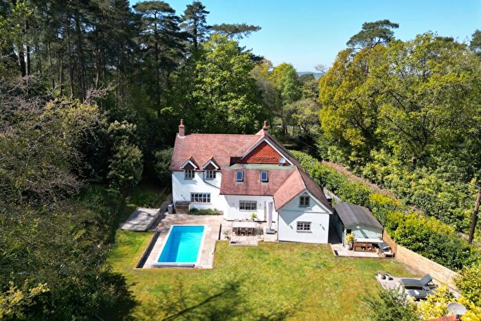 4 Bedroom Detached House For Sale In Littleworth Road, Farnham, GU10