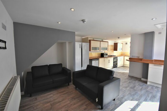 6 Bedroom End Of Terrace House To Rent In Swan Lane, Stoke, Coventry, CV2