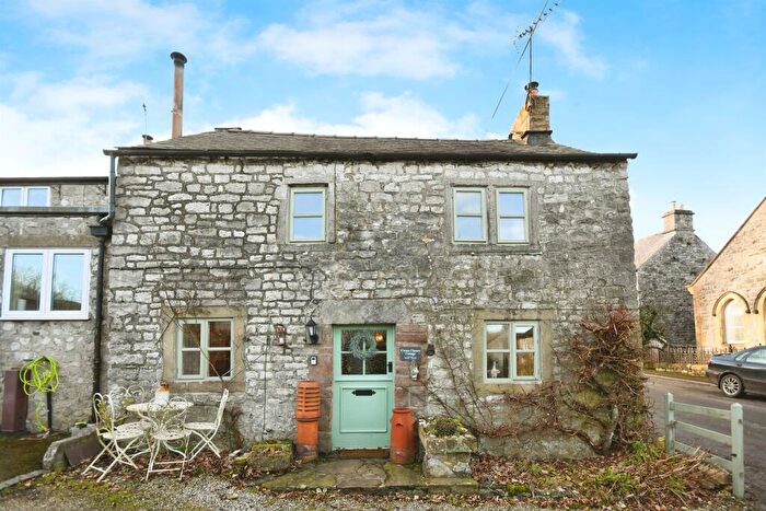 2 Bedroom Character Property For Sale In Main Road, Taddington, Buxton, SK17