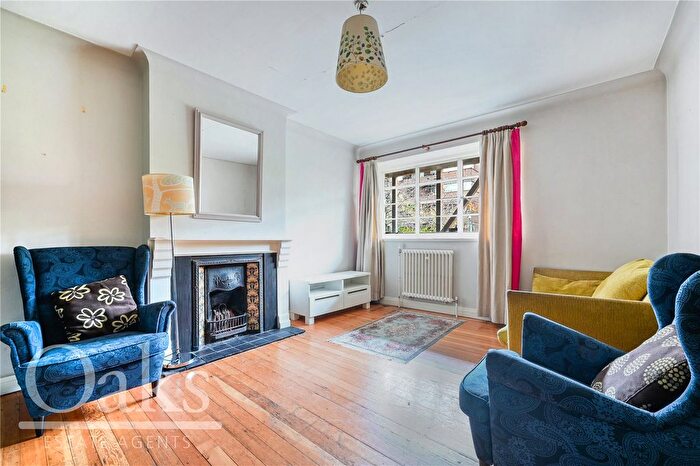 3 Bedroom Flat To Rent In Herne Hill, London, SE24