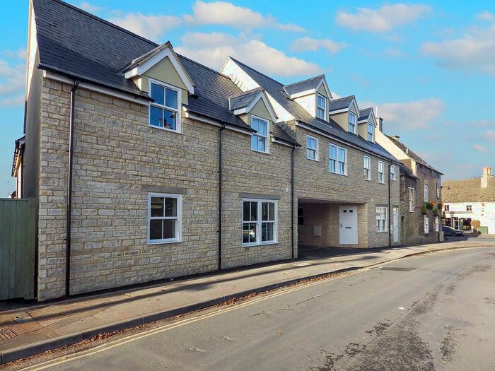 2 Bedroom Flat To Rent In The Crofts, Witney, Oxfordshire, OX28