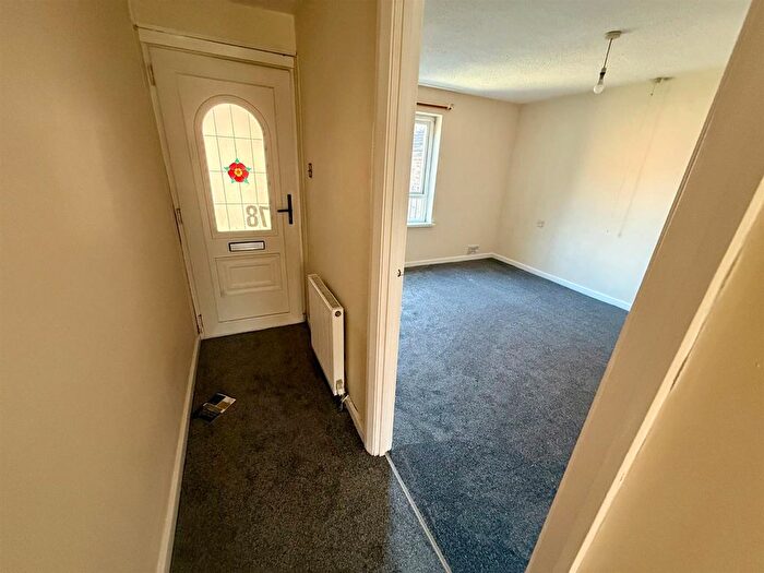 1 Bedroom Flat To Rent In Whytecote End, Wyke, Bradford, BD12