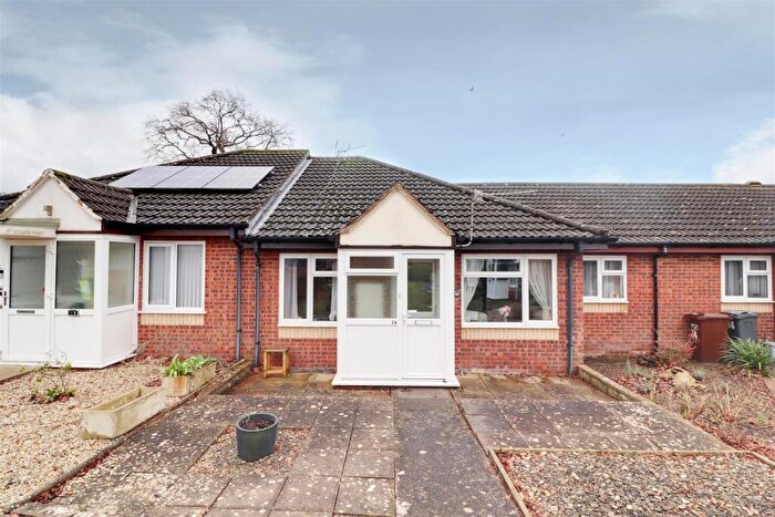 2 Bedroom Terraced Bungalow For Sale In Partridge Close, Stonehouse, GL10