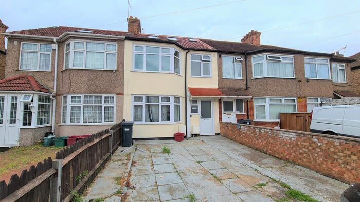 4 Bedroom Terraced House To Rent In Ivanhoe Road, Middlesex, TW4