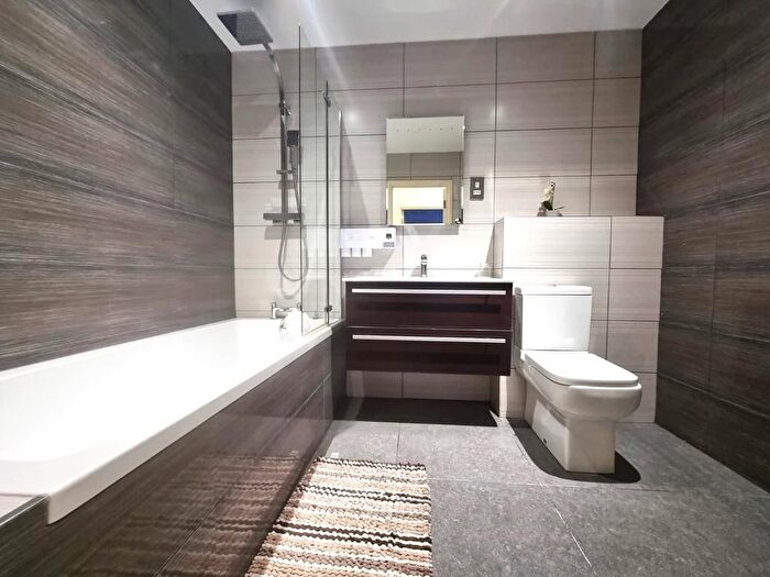 1 Bedroom Flat To Rent In Butchers Road, London, E16