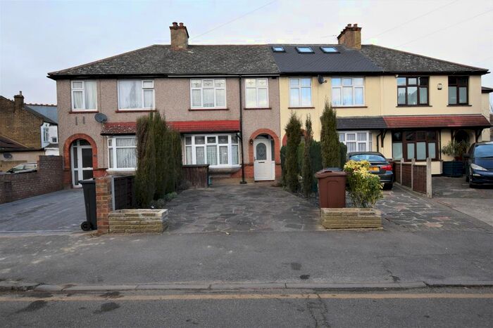 3 Bedroom Property To Rent In Herbert Gardens, Romford RM6