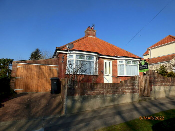 2 Bedroom Detached Bungalow To Rent In Hollingsworth Road, Lowestoft, NR32