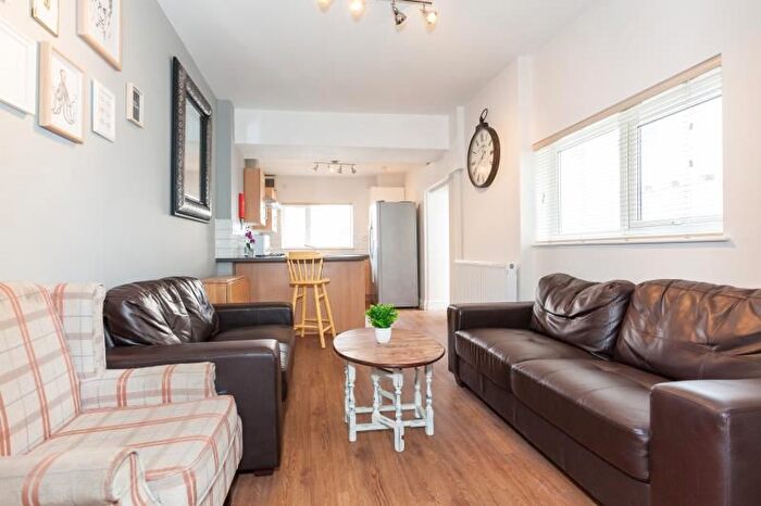 6 Bedroom Terraced House To Rent In Manor Street, Cardiff, CF14