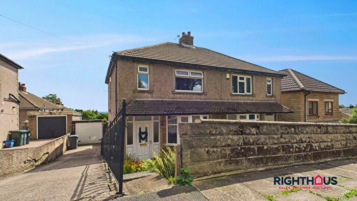 3 Bedroom Semi-Detached House To Rent In Brearcliffe Drive, Bradford, BD6