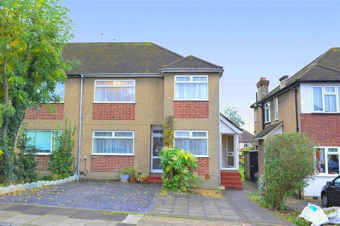 2 Bedroom Flat To Rent In Valley Close, Pinner, HA5