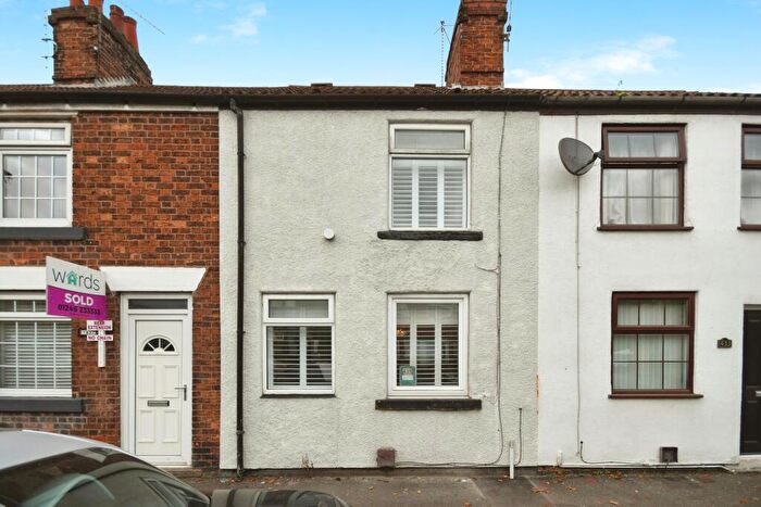 2 Bedroom Terraced House For Sale In Chatsworth Road, Chesterfield, Derbyshire, S40