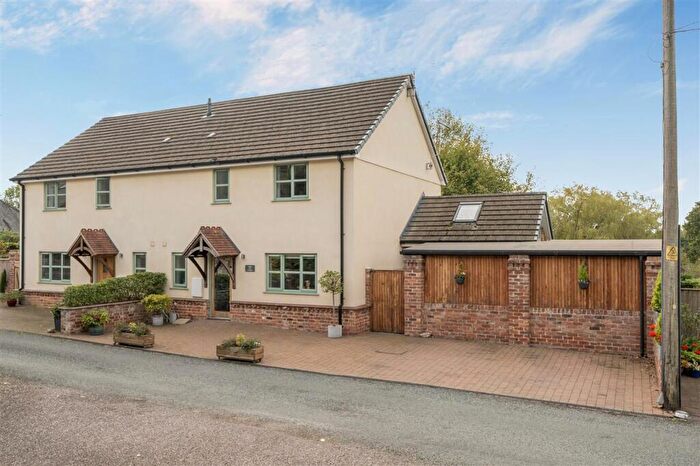 4 Bedroom Semi-Detached House For Sale In Ebford Lane, Ebford, EX3